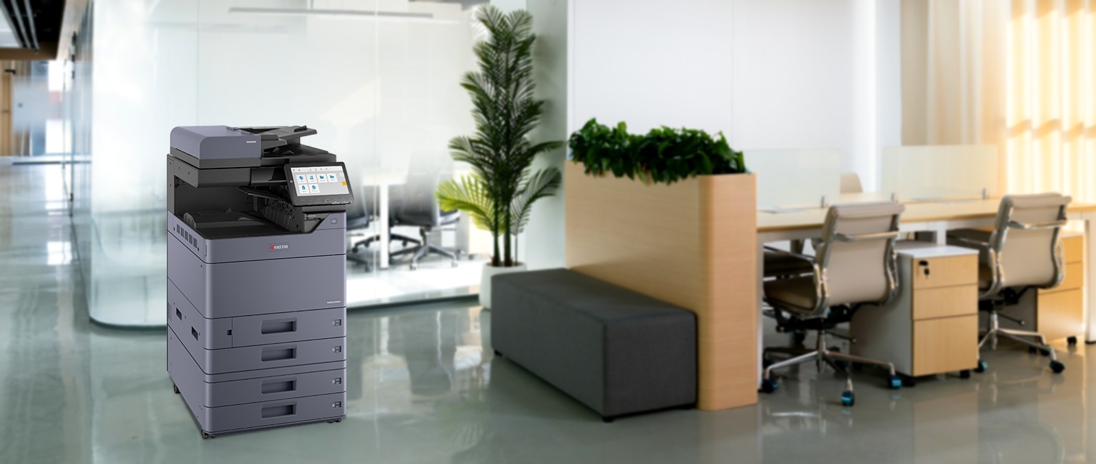 Photocopieur multifonction Kyocera TASKalfa dans un open space lumineux