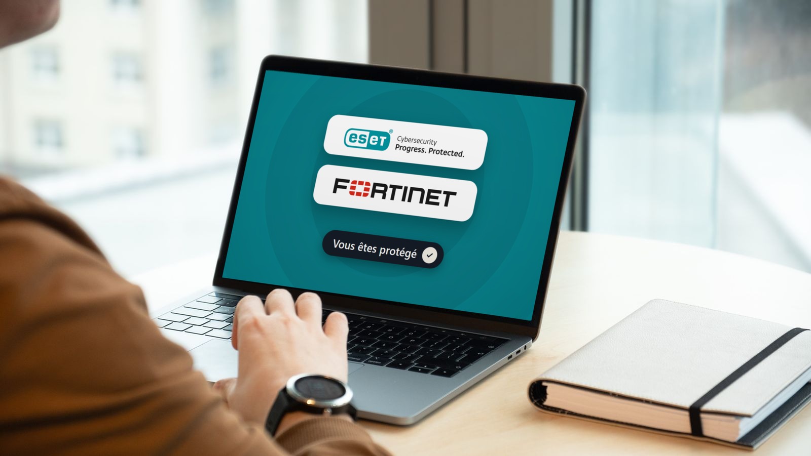 Poste de travail protégé par les solutions de cybersécurité ESET et Fortinet